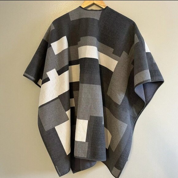 Woolrich Reversible Poncho Women One Size Grey White Fleece Cape Wrap - Picture 2 of 7